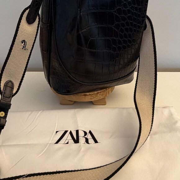 Zara Bucket Bag - Picture 6 of 13